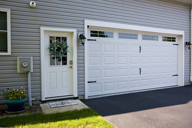 24/7 Emergency Garage Door Panel Replacement experts in Boothwyn, PA
